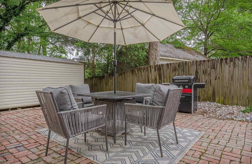 Columbus House | Military Bungalow w/Grill & Fire Pit Near Moore