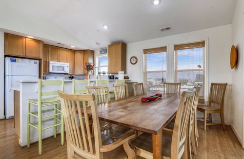 Sea Retreat House | Miller Cottage - Semi OF Home in Kitty Hawk with Hot Tub