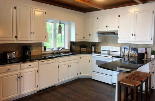 Henrico House | Miller Lake House