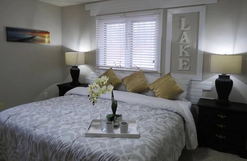 Henrico House | Miller Lake House
