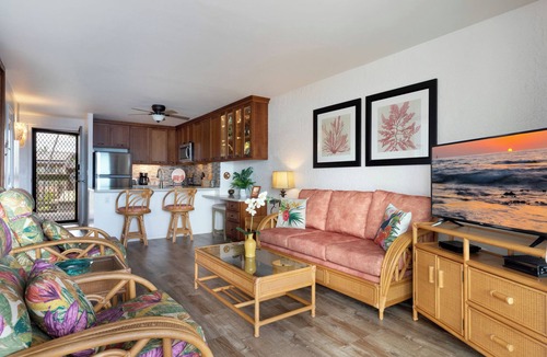 Kailua-Kona Condo | Million Dollar View from your large private lanai.