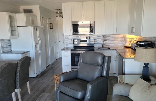 Folly Field Villa | Million＄View-King Bed-Bunk Beds with Built-in TVs-3 Bikes-Wifi-Renovated