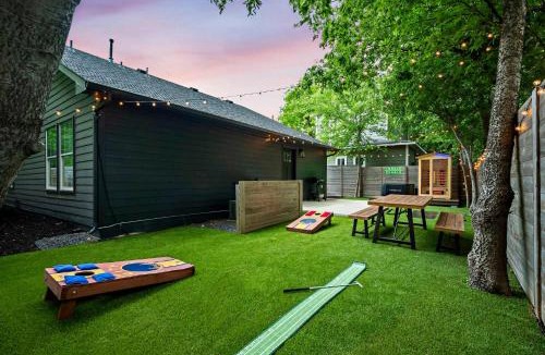 Montopolis House | Mind & Body Retreat - Sauna & Cold Plunge
