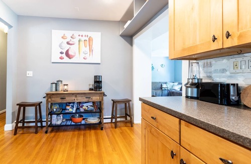 Annapolis House | Mins to Downtown in Waterfront community at Pet-Friendly Pinecrest Bungalow
