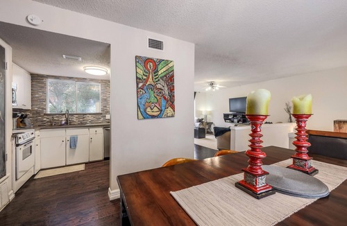 Zilker House | Minutes to it all! Restaurants, Parks, Trails. Pet's Ok