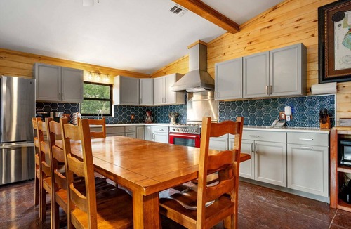 Leakey Cabin | Miracle Springs Ranch Lodge
