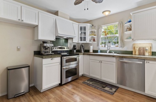 Historic Lahaina Front Street House | Moana Lani, Accross From Ocean. A/C