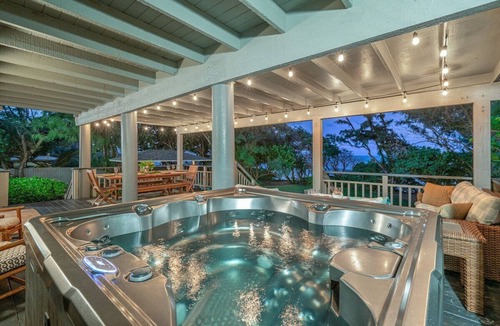 Kahuku House | Moani Kai - Beachfront,Gated,Hot tub,Pickleball Ct