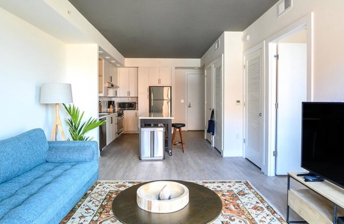 Navy Yard Apartment | Modern 1 BR Near Nationals Park w/ Gym & Concierge