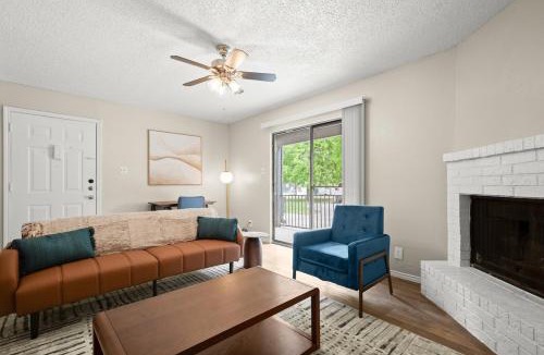 Round Rock Apartment | Modern 1BR Getaway With King Bed, Pool, Free Parking and Near Austin