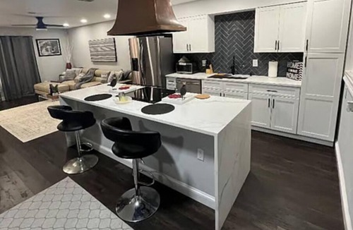 Atlanta House | Modern 2 Bedroom Condo in Quaint Neighborhood
