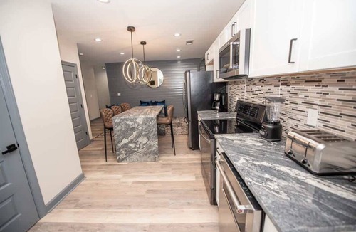 Dawsonville House | Modern 2 bedroom home 4 bed mins from Dawnsonville