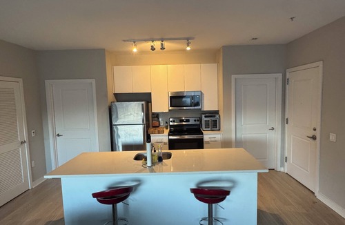 University Park Apartment | Modern 2BR/2BTH near DC; Walk to Mall, Shops & Metro!