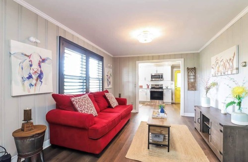 Wallburg House | Modern 2BR near WFU Steps to LJVM Coliseum Family-Friendly & Fast WiFi