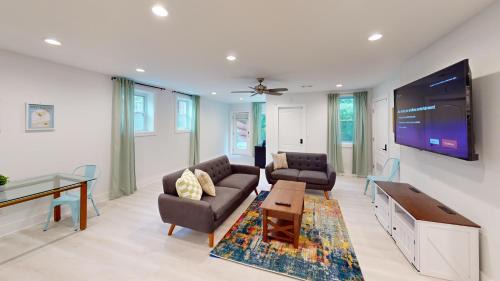 Atlanta House | Modern 2BR Retreat Near Emory & Downtown ATL