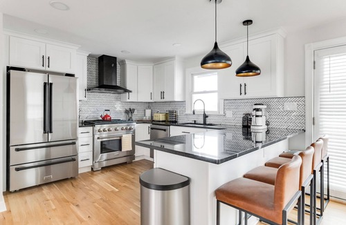 Richmond House | Modern 3-bedroom 3 bathroom Retreat