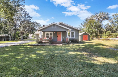 Garden City House | Modern 3 BR bungalow sleep 8, family/pet friendly, 15 min from downtown/outlets