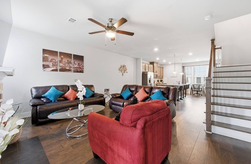 Lilburn House | Modern 3-Story Retreat: Space, Comfort & Quiet -Flexible Check-in & Check-out