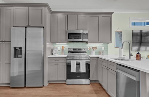 River District House | Modern 3BR Waterfront Houseboat | Walk to Wilmington Riverwalk and Dining