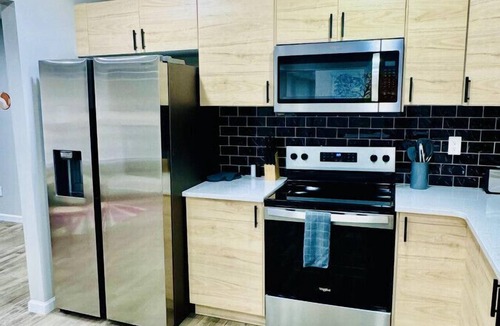 Stokes House | Modern 4BR Boho Home | Minutes to Belews Lake
