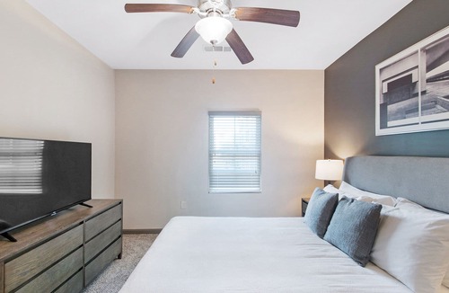 Charleston Apartment | Modern Apartment in Prime Location (ID6812X49)