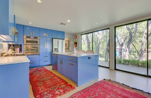 Barton Hills House | Modern Austin Home w/Yard ~ 1 Mi from ACL!