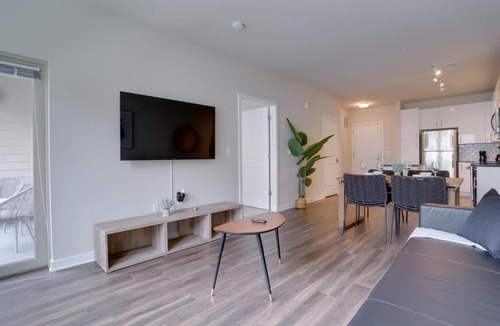 Groveton Apartment | Modern & Bright Apartment in Alexandria