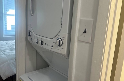 H Street Corridor Apartment | Modern Capitol Hill 1BR - Walk to H Street, Metro & Union Station