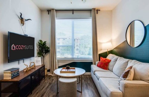East Riverside - Oltorf Apartment | Modern CozySuites in East Riverside Downtown #03