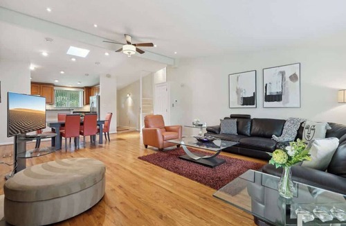 McLean House | Modern DC City Home in McLean