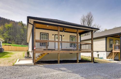 Banner Hill House | Modern Erwin Getaway Near the AT & Nolichucky