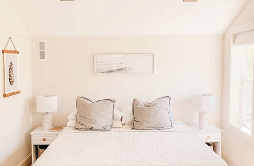 Batesville House | Modern Farmhouse with Pool and Creative Studio. Close to Breweries & Wineries!