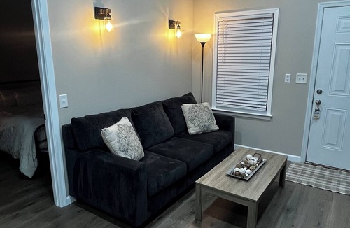 Menges Mills Apartment | Modern Farmhouse Apartment - Pet Friendly
