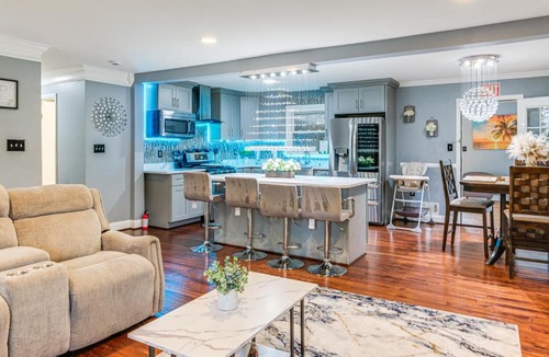 Oxon Hill-Glassmanor Apartment | Modern Fort Washington Apt: 14 Mi to National Mall