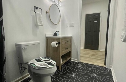 Greensboro House | Modern Greensboro Studio | Near PTI Airport
