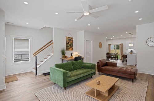 City View House | Modern Greenville Retreat 8 Minutes to Downtown Fun + Pet Friendly