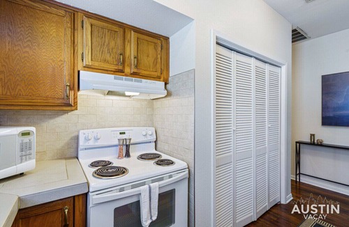 Clarksville Apartment | Modern Haven with King Suite + Impeccable Location