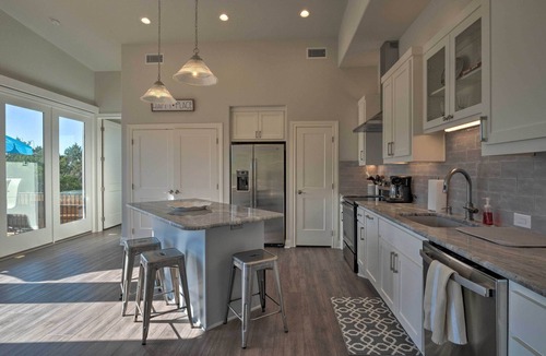 Point Venture House | Modern Lake Travis Haven w/Resort Amenities!