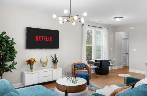 Del Ray House | Modern Luxury in Del Ray 10 min to DC & Old Town