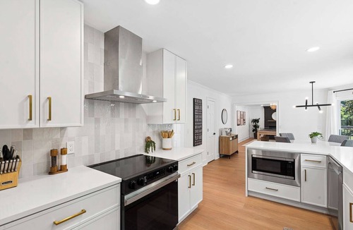 Tucker House | Modern Luxury Spacious Atlanta Retreat
