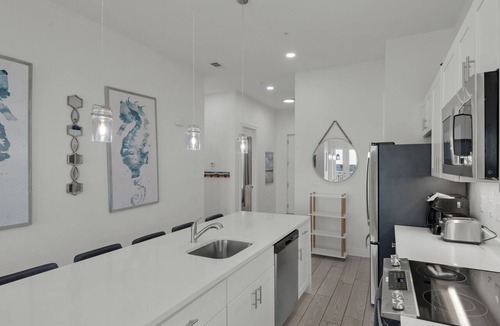 Gulf Place Condo | Modern + New Construction & Gulf Views; 3 Pools & Steps to Beach