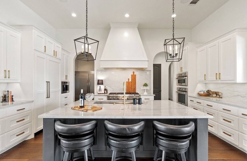 Austin House | Modern Oasis | Luxury Estate, Resort Pool & Guest House Near Austin