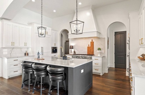 Austin House | Modern Oasis | Luxury Estate, Resort Pool & Guest House Near Austin