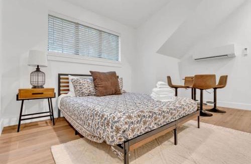 Blackshear-Prospect Hill Apartment | Modern Private Guest House Near Downtown