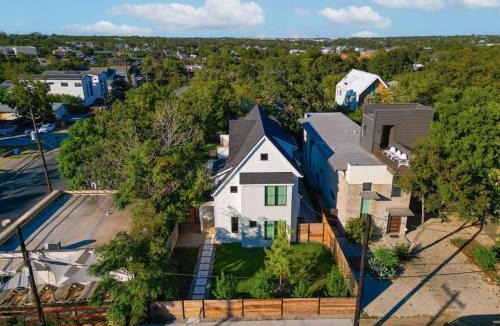 Blackshear-Prospect Hill Apartment | Modern Private Guest House Near Downtown