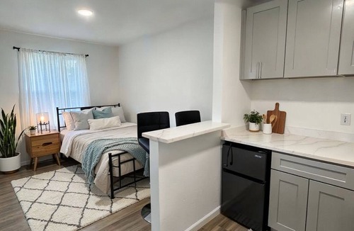 Georgian Acres Apartment | Modern Private Studio in North Austin - Ideal for Professionals