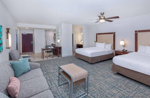 Sandy Springs Hotel | Modern Queen Studios w/Free Breakfast, Shuttle & Steps from Perimeter Mall