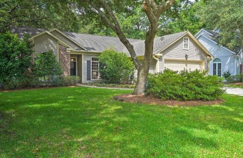 Mount Pleasant House | Modern Retreat - 4 Miles to Isle of Palms Beach!