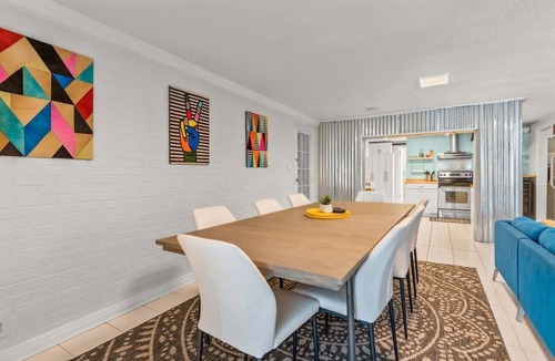 High Point House | Modern Retreat | Hot Tub | Bar | Patio | HPU