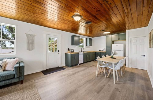 Madill Cabin | Modern Rustic Cabin Retreat with Panoramic Lake Views in Madill, Oklahoma